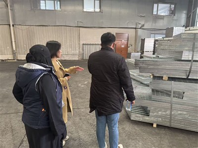 Katarští klienti navštěvují GNEE STEEL, aby zkontrolovali kvalitu výrobku z g...